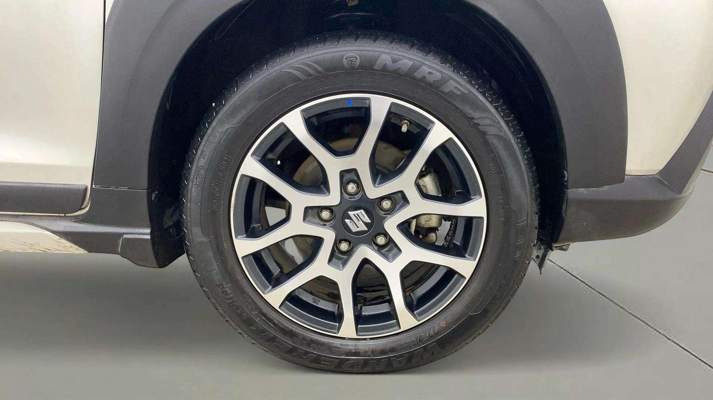 2022 Maruti XL6 ALPHA PLUS MT, Petrol, Manual, 39,953 km, Right Front Wheel