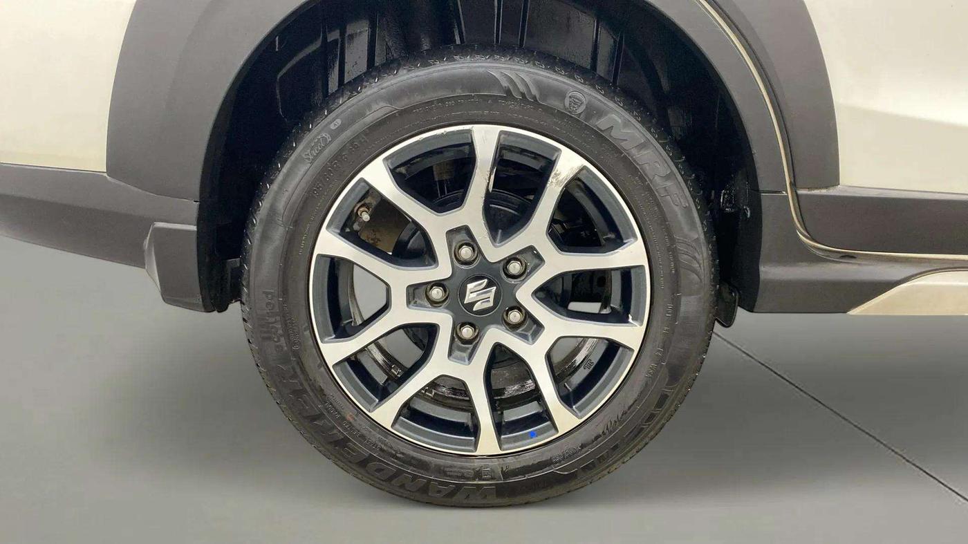 2022 Maruti XL6 ALPHA PLUS MT, Petrol, Manual, 39,953 km, Right Rear Wheel