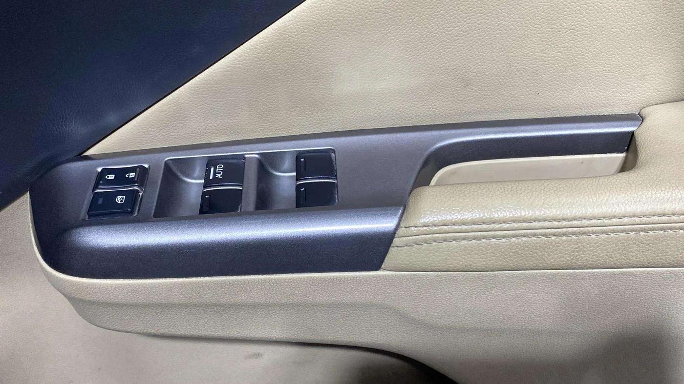 2017 Honda City 1.5L I-VTEC VX CVT, Petrol, Automatic, 51,533 km, Driver Side Door Panels Control