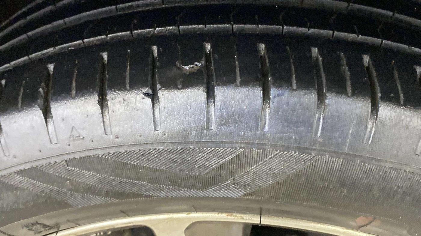 2018 Maruti Ciaz ALPHA 1.5 SHVS PETROL, Petrol, Manual, 64,988 km, Left Front Tyre Tread