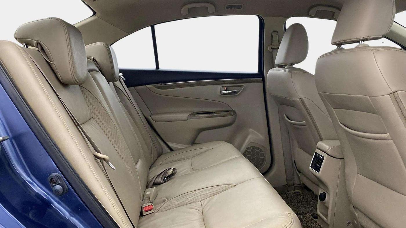 2018 Maruti Ciaz ALPHA 1.5 SHVS PETROL, Petrol, Manual, 64,988 km, Right Side Rear Door Cabin