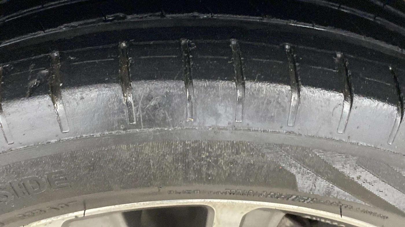 2018 Maruti Ciaz ALPHA 1.5 SHVS PETROL, Petrol, Manual, 64,988 km, Left Rear Tyre Tread