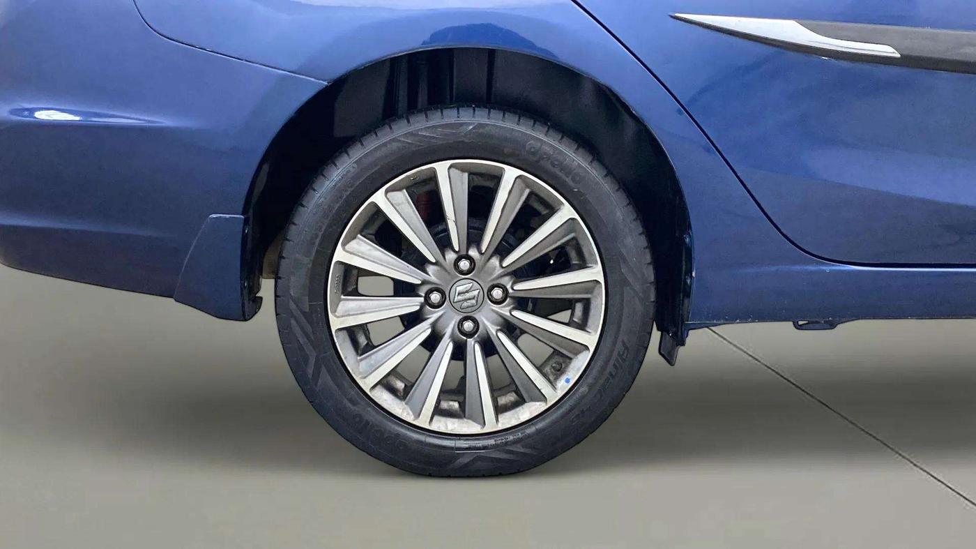 2018 Maruti Ciaz ALPHA 1.5 SHVS PETROL, Petrol, Manual, 64,988 km, Right Rear Wheel
