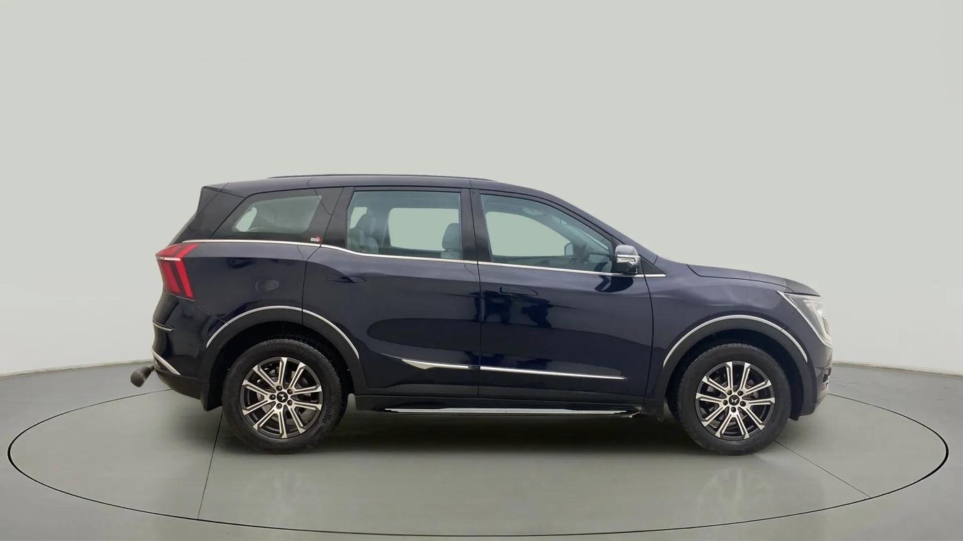2024 Mahindra XUV700 AX 7 LUXURY D AT 7 STR, Diesel, Automatic, 11,160 km, Right Side View