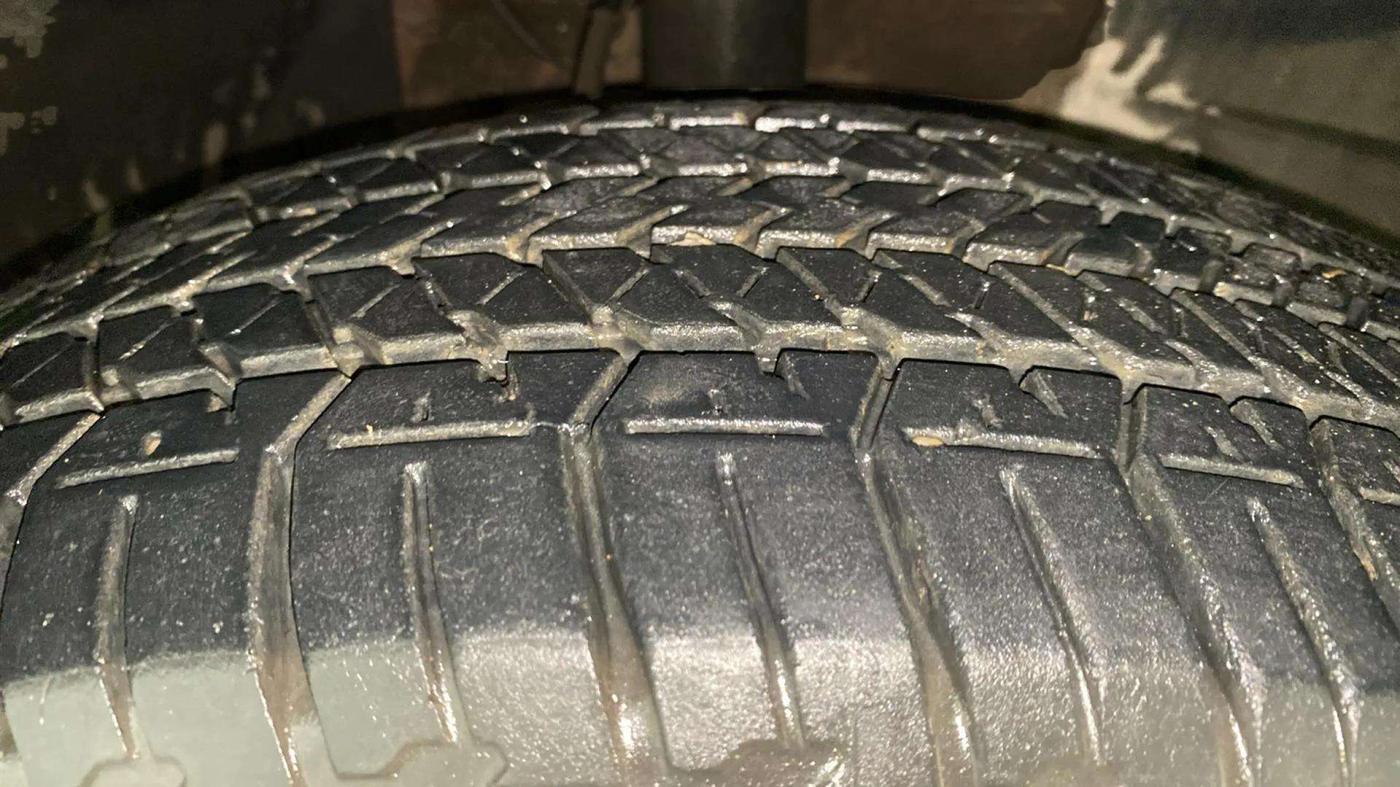 2021 Mahindra XUV500 W7, Diesel, Manual, 24,594 km, Right Front Tyre Tread
