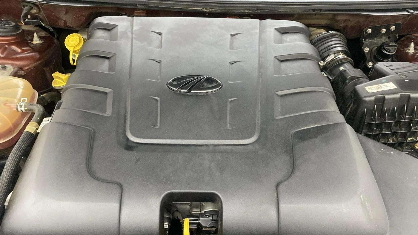 2021 Mahindra XUV500 W7, Diesel, Manual, 24,594 km, Engine View