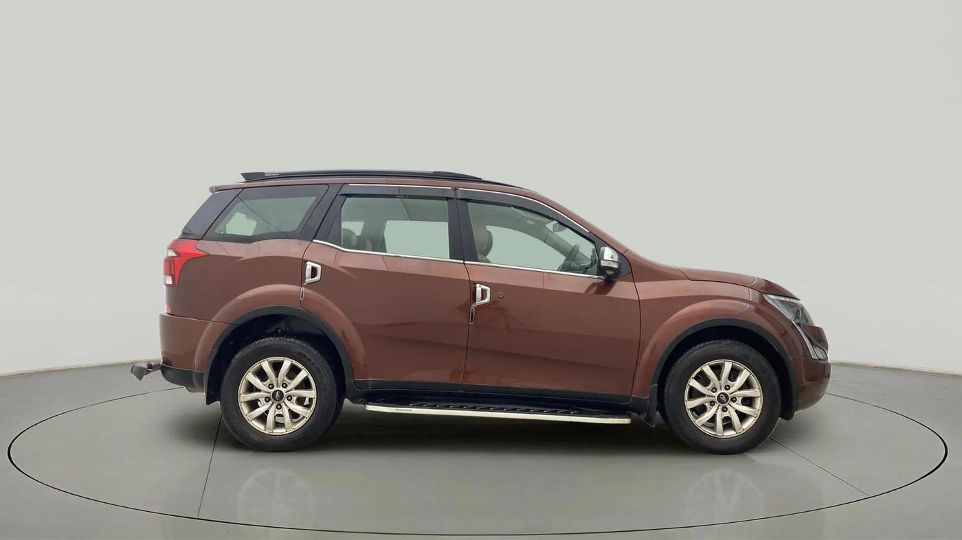 2021 Mahindra XUV500 W7, Diesel, Manual, 24,594 km, Right Side View