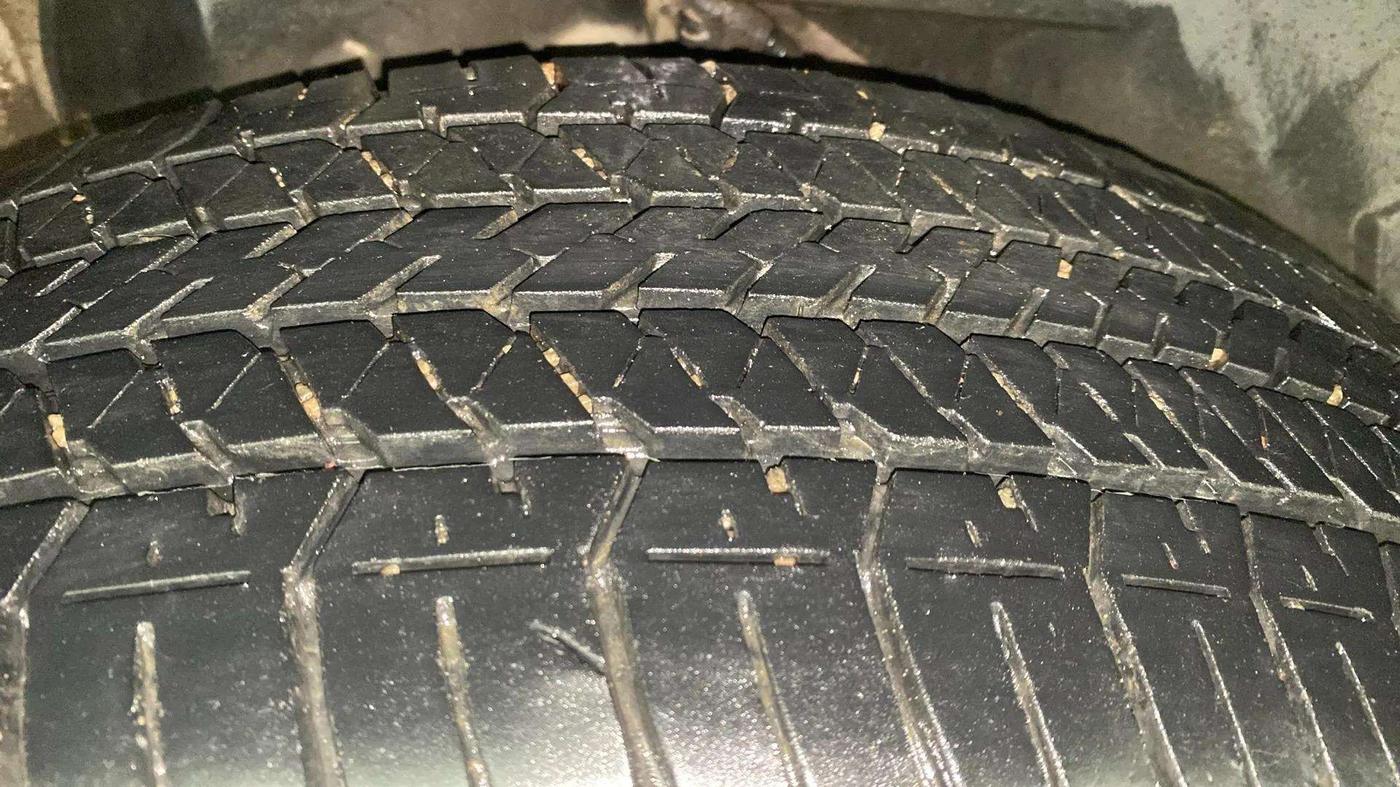 2021 Mahindra XUV500 W7, Diesel, Manual, 24,594 km, Right Rear Tyre Tread