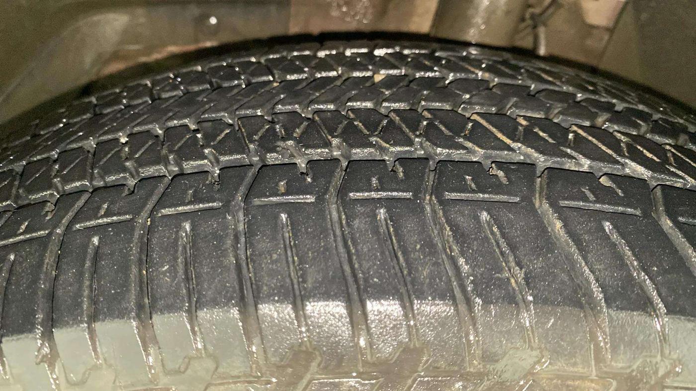 2021 Mahindra XUV500 W7, Diesel, Manual, 24,594 km, Left Front Tyre Tread