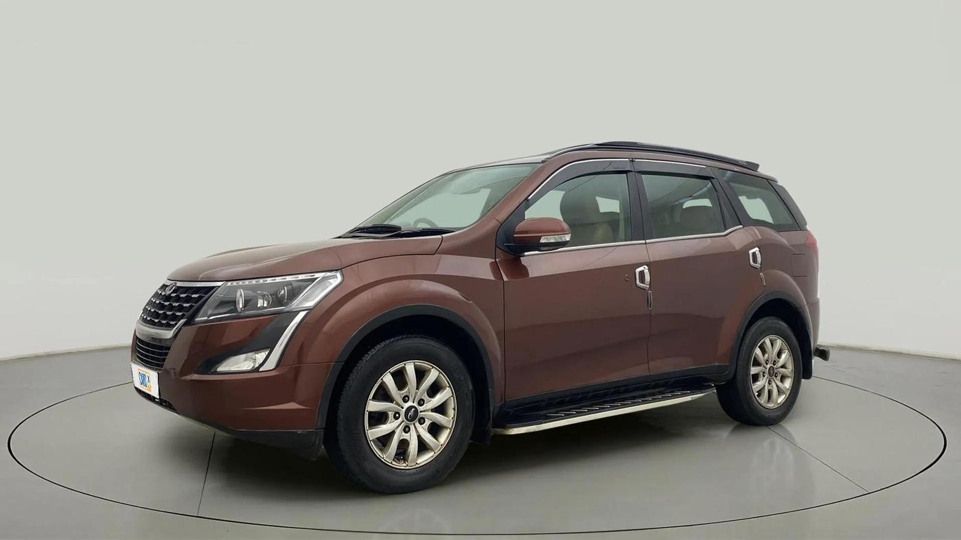 2021 Mahindra XUV500 W7, Diesel, Manual, 24,594 km, Left Front Diagonal