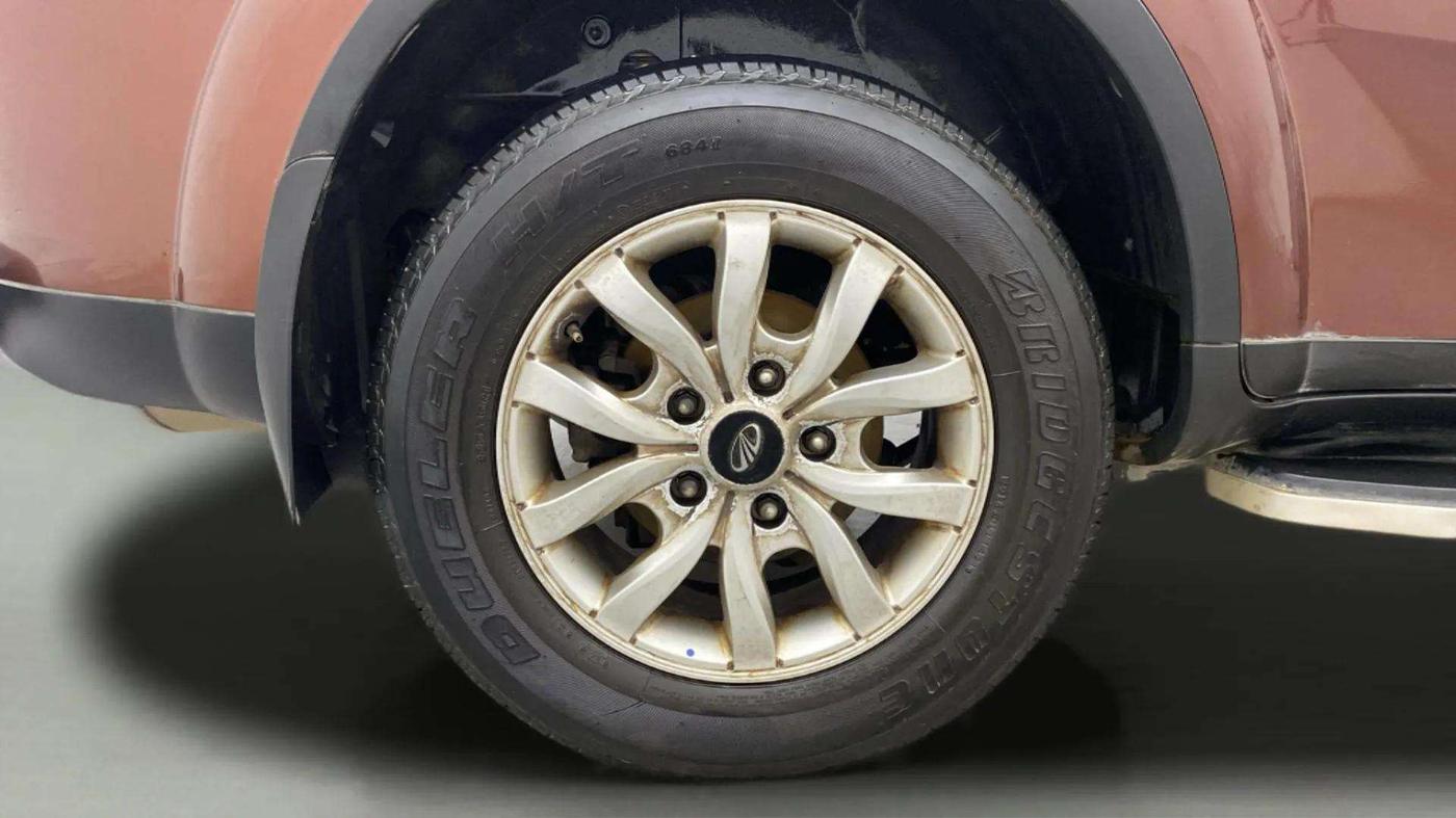 2021 Mahindra XUV500 W7, Diesel, Manual, 24,594 km, Right Rear Wheel