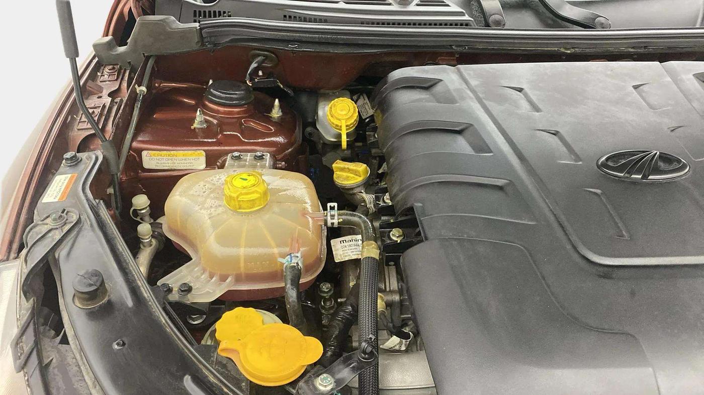 2021 Mahindra XUV500 W7, Diesel, Manual, 24,594 km, Engine View - Right