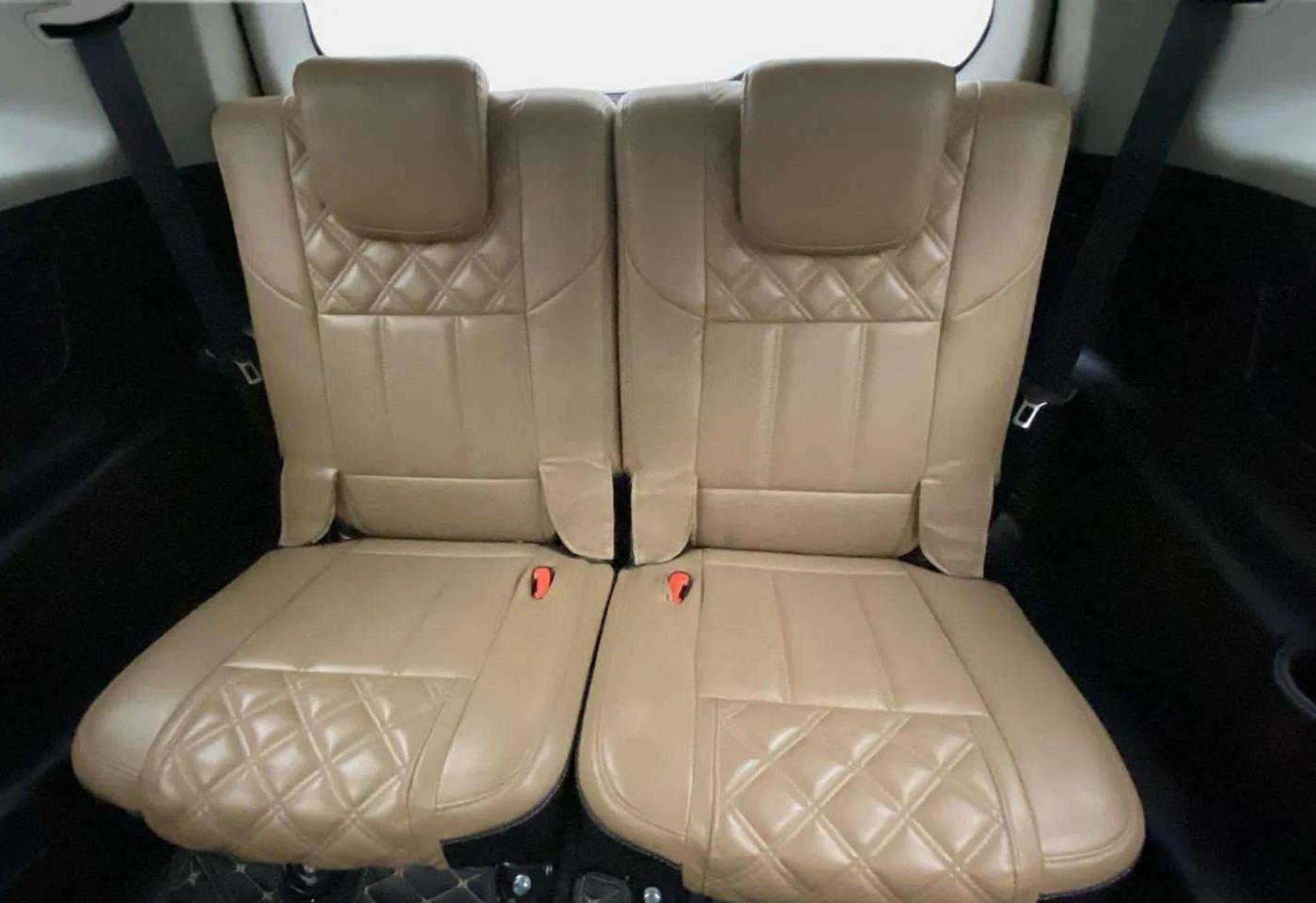2021 Mahindra XUV500 W7, Diesel, Manual, 24,594 km, Third Seat Row ( optional )