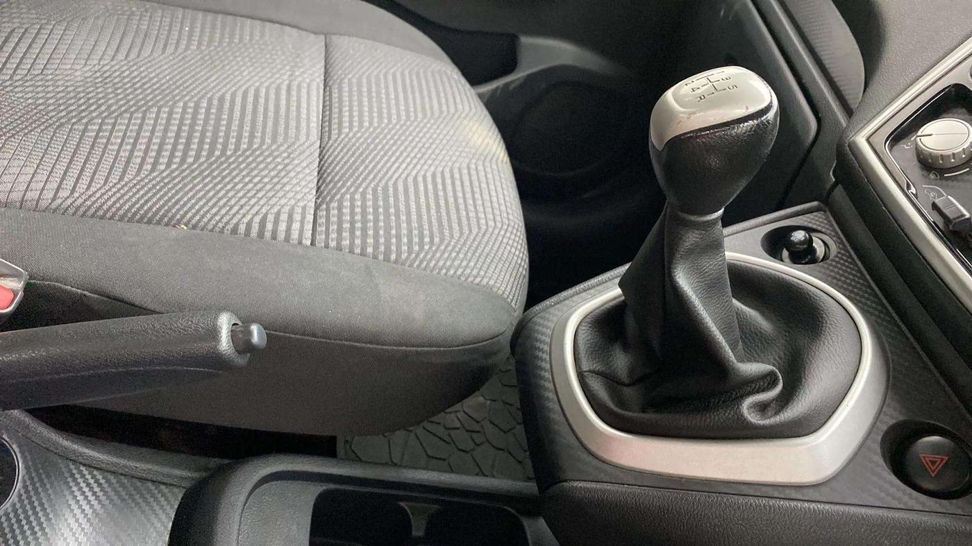 2020 Datsun Go T, Petrol, Manual, 31,604 km, Gear Lever
