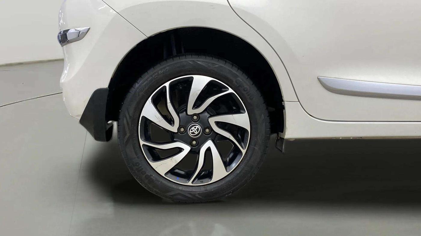 2021 Toyota Glanza G, Petrol, Manual, 45,466 km, Right Rear Wheel
