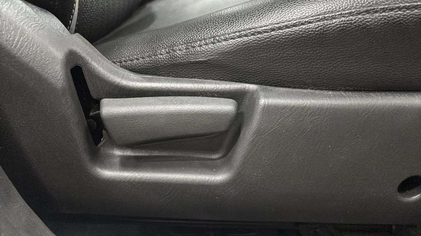2022 Maruti Alto VXI, Petrol, Manual, 12,774 km, Driver Side Adjustment Panel