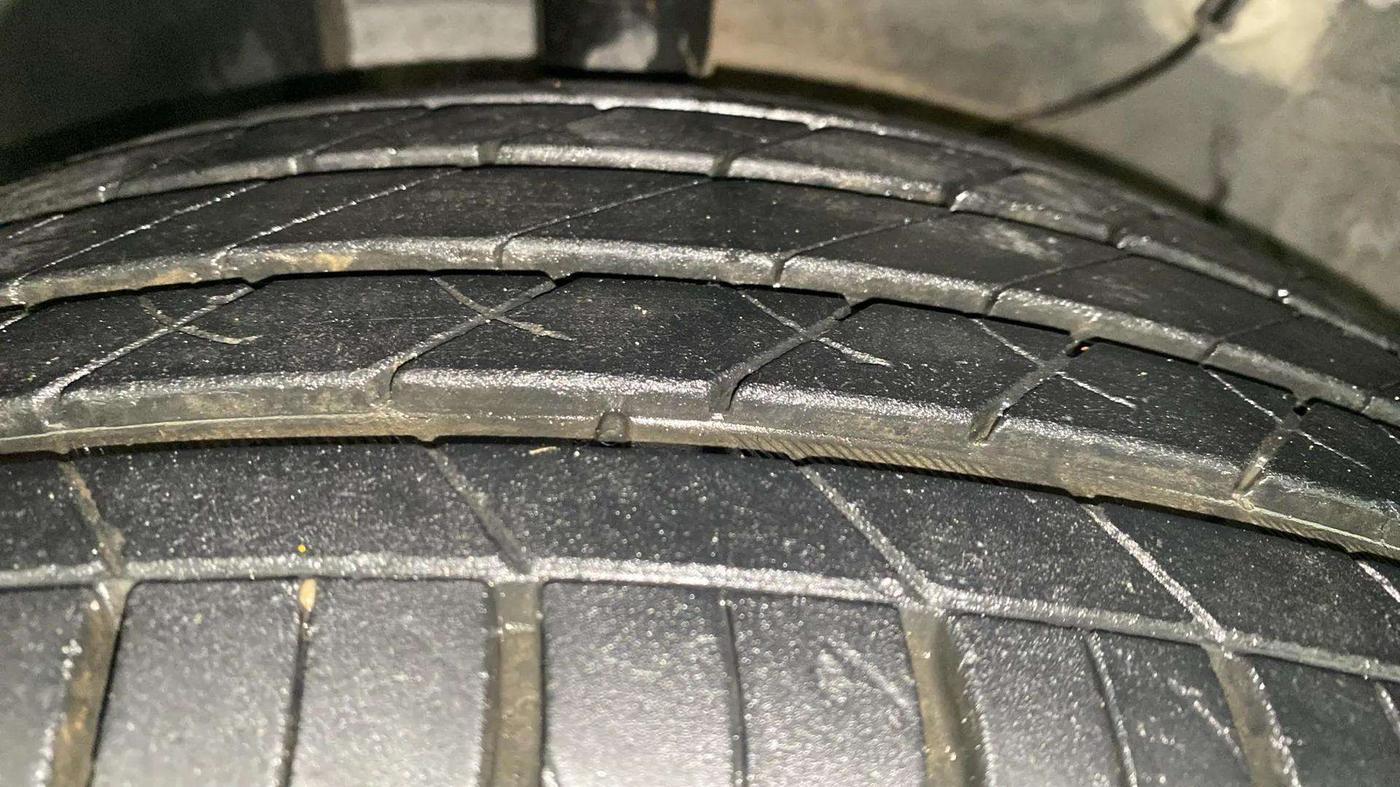 2022 KIA SONET HTK PLUS 1.2, Petrol, Manual, 22,071 km, Left Front Tyre Tread