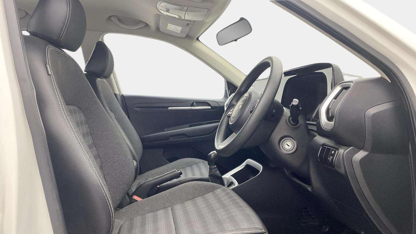 2022 KIA SONET HTK PLUS 1.2, Petrol, Manual, 22,071 km, Right Side Front Door Cabin