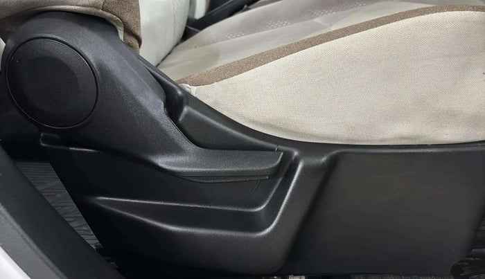 2020 Maruti New Wagon-R ZXI 1.2, Petrol, Manual, 5,105 km, Driver Side Adjustment Panel