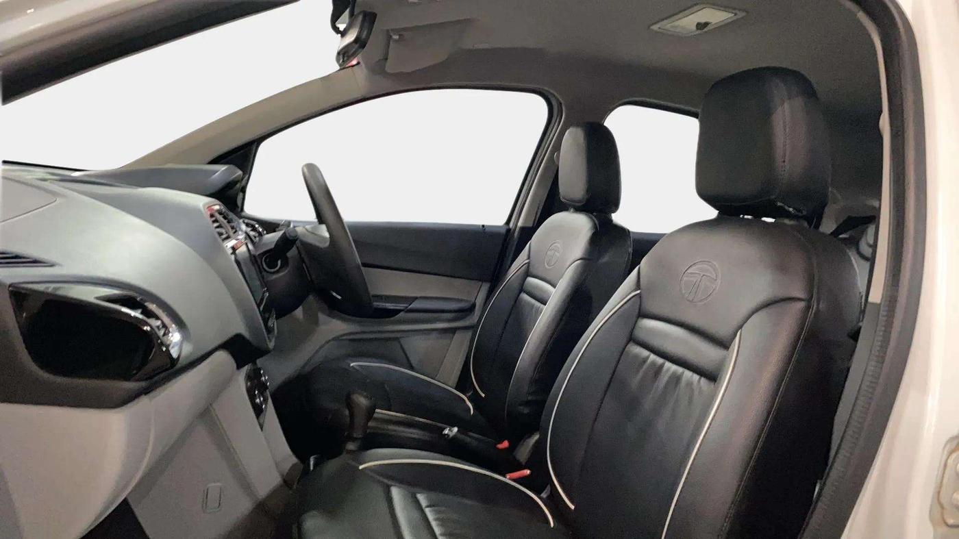 2020 Tata Tiago XZ PLUS PETROL, Petrol, Manual, 43,304 km, Right Side Front Door Cabin