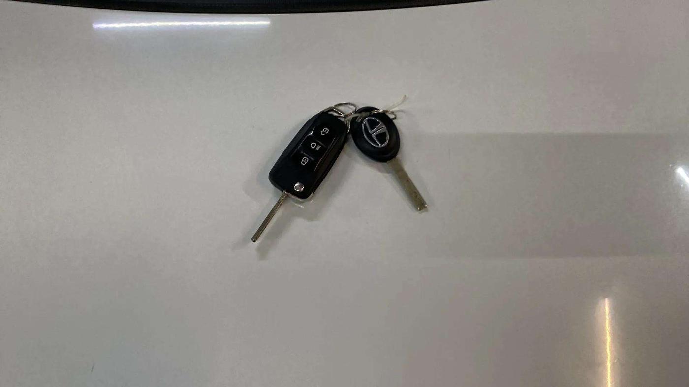 2020 Tata Tiago XZ PLUS PETROL, Petrol, Manual, 43,304 km, Key Close Up