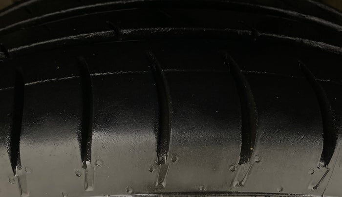 2024 Mahindra XUV 3XO MX3 Pro 1.5 Turbo Diesel, Diesel, Manual, 83,027 km, Left Front Tyre Tread