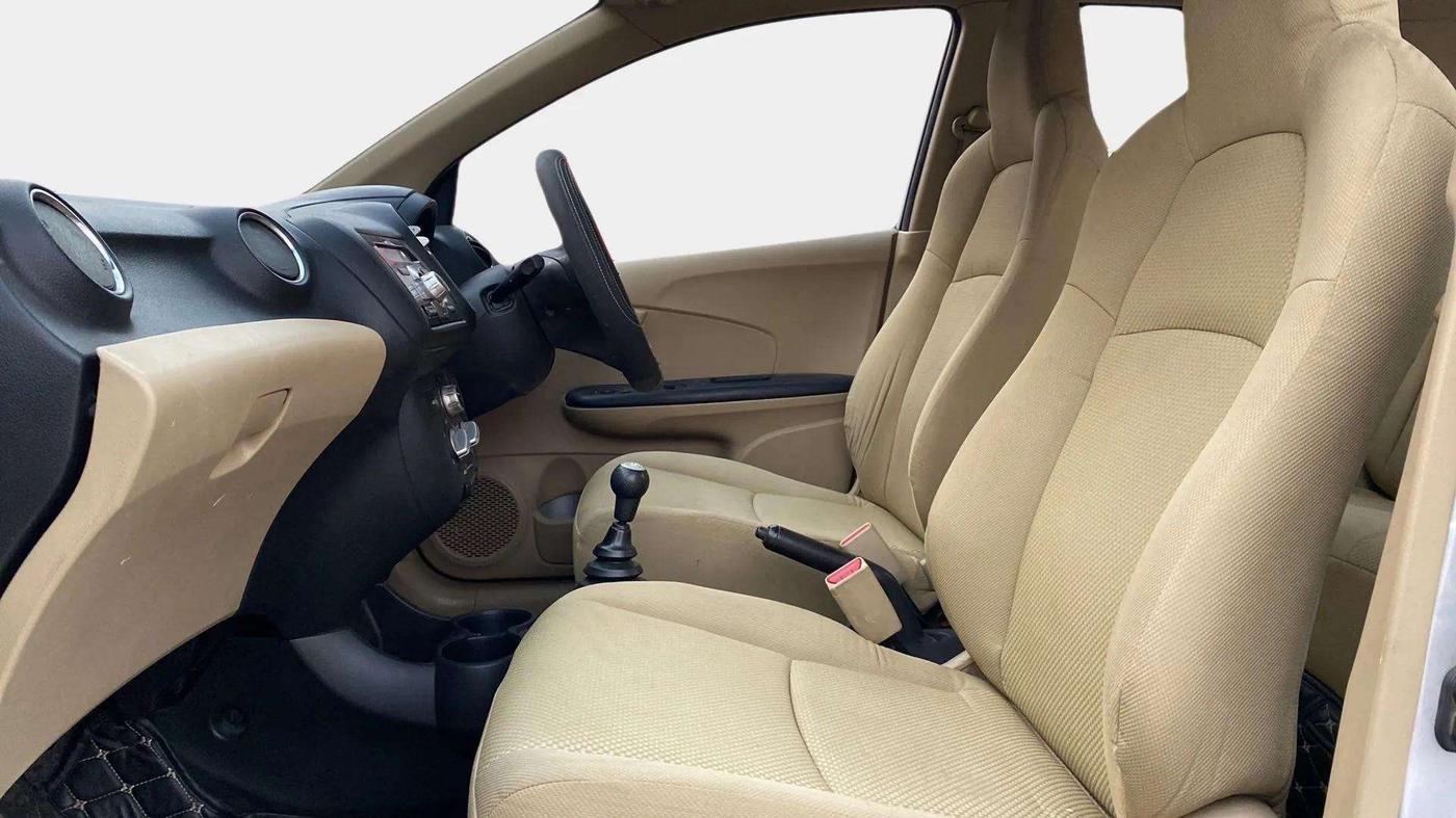 2014 Honda Brio S MT, Petrol, Manual, 64,730 km, Right Side Front Door Cabin