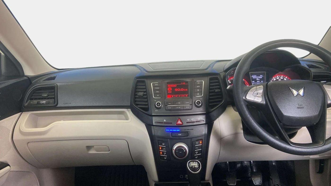2023 Mahindra XUV300 W6 1.5 Diesel, Diesel, Manual, 20,753 km, Air Conditioner