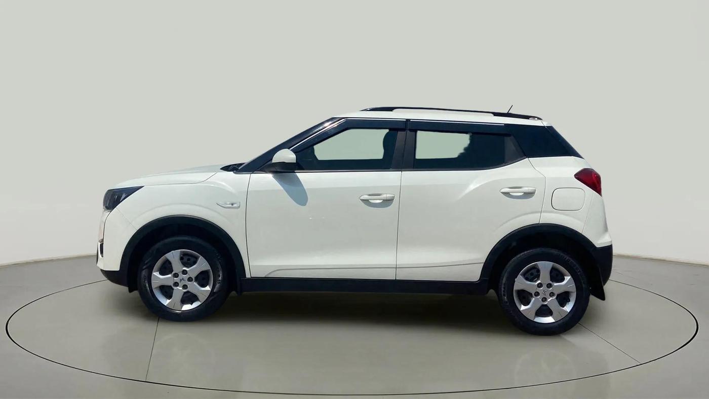 2023 Mahindra XUV300 W6 1.5 Diesel, Diesel, Manual, 20,753 km, Left Side