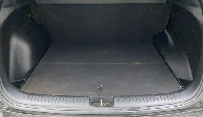 2018 Hyundai Creta SX (O) 1.6 PETROL, Petrol, Manual, 80,751 km, Boot Inside