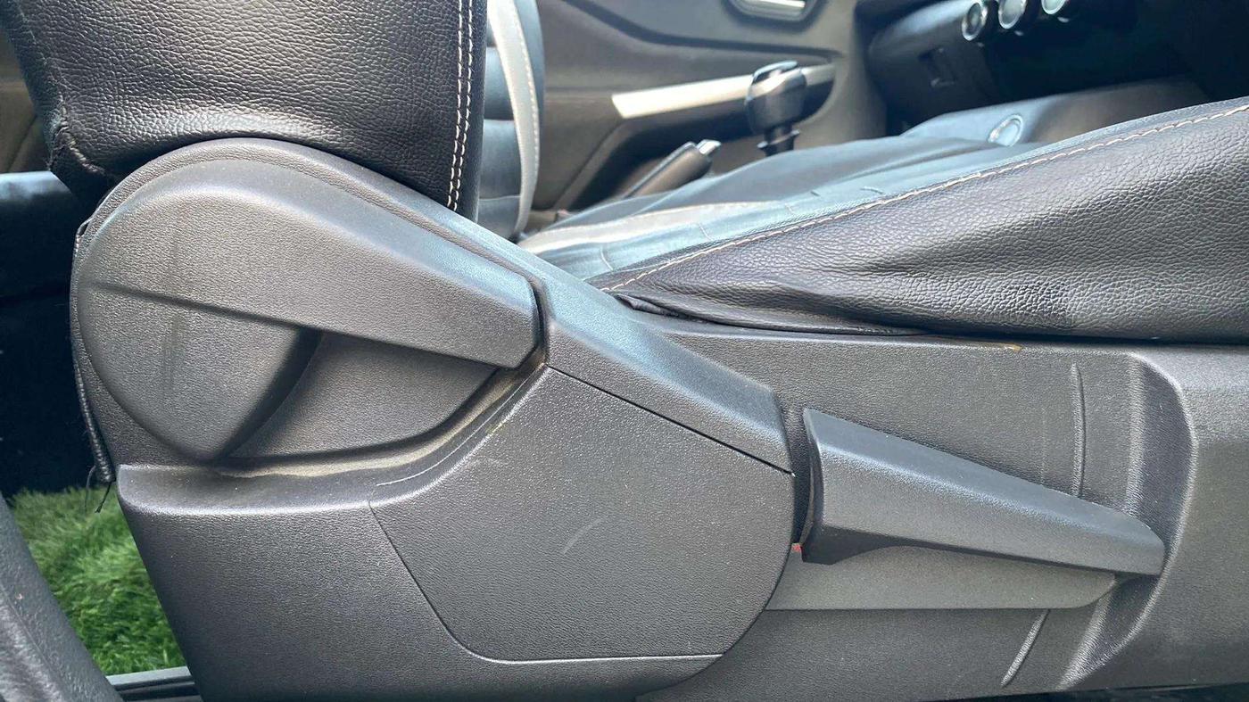 2022 Nissan MAGNITE XV PREMIUM, Petrol, Manual, 32,488 km, Driver Side Adjustment Panel