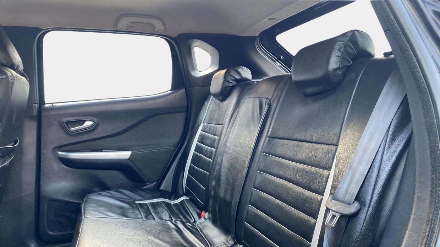 2022 Nissan MAGNITE XV PREMIUM, Petrol, Manual, 32,488 km, Right Side Rear Door Cabin