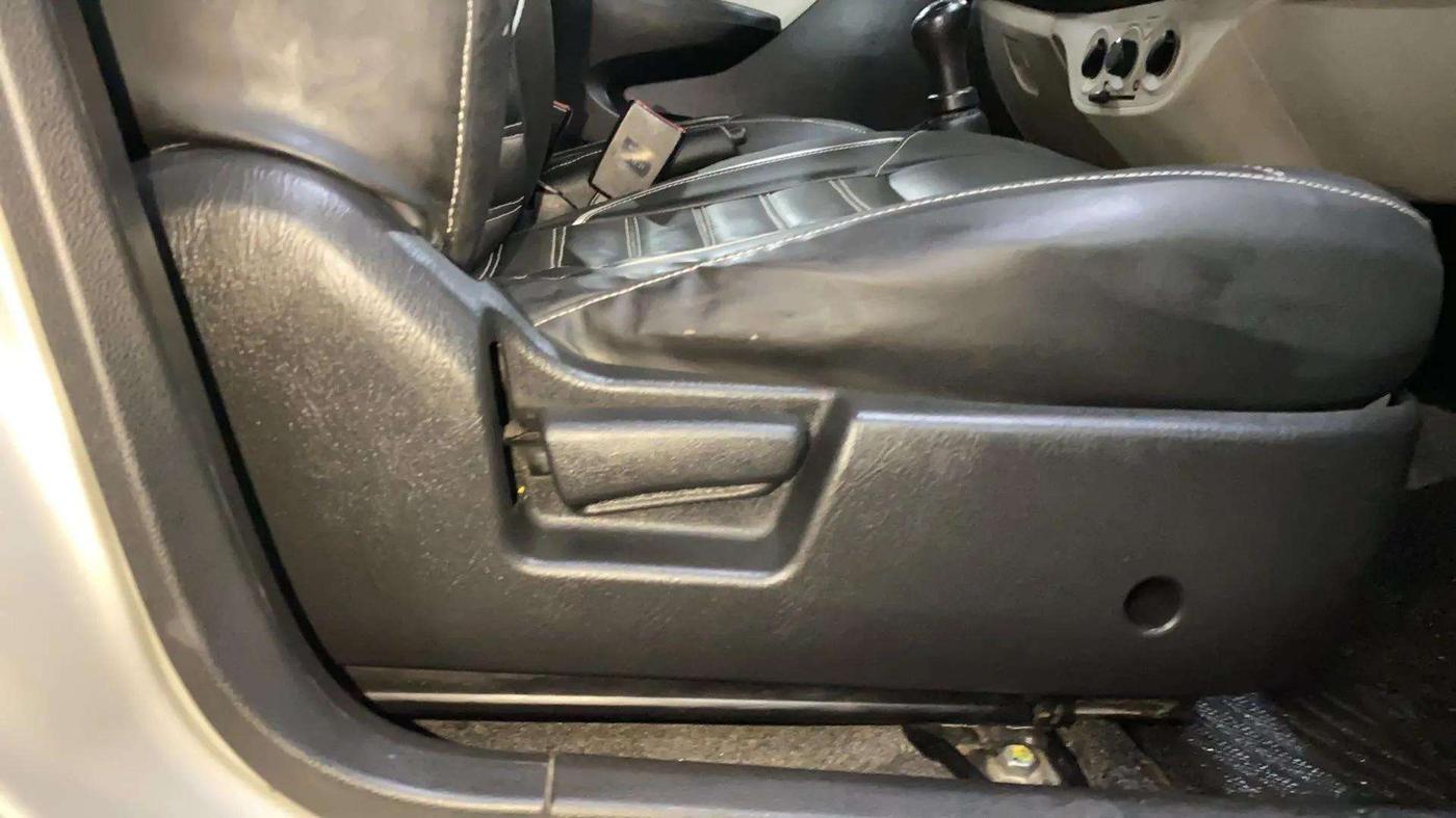 2022 Maruti Alto LXI O, Petrol, Manual, 26,185 km, Driver Side Adjustment Panel