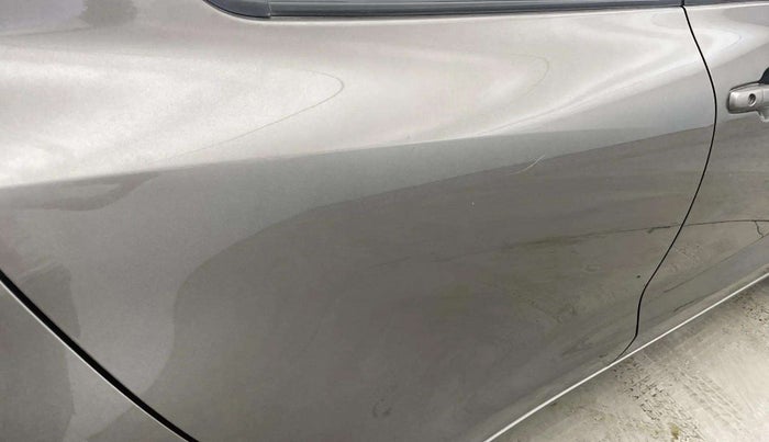 2018 Maruti Swift VXI, Petrol, Manual, 81,508 km, Right rear door - Minor scratches