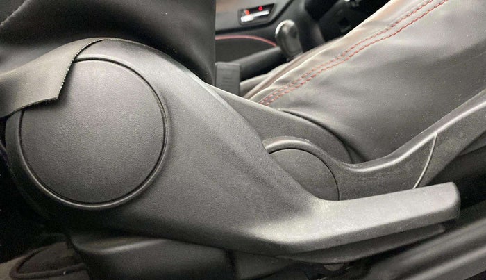 2018 Maruti Swift VXI, Petrol, Manual, 81,508 km, Driver Side Adjustment Panel