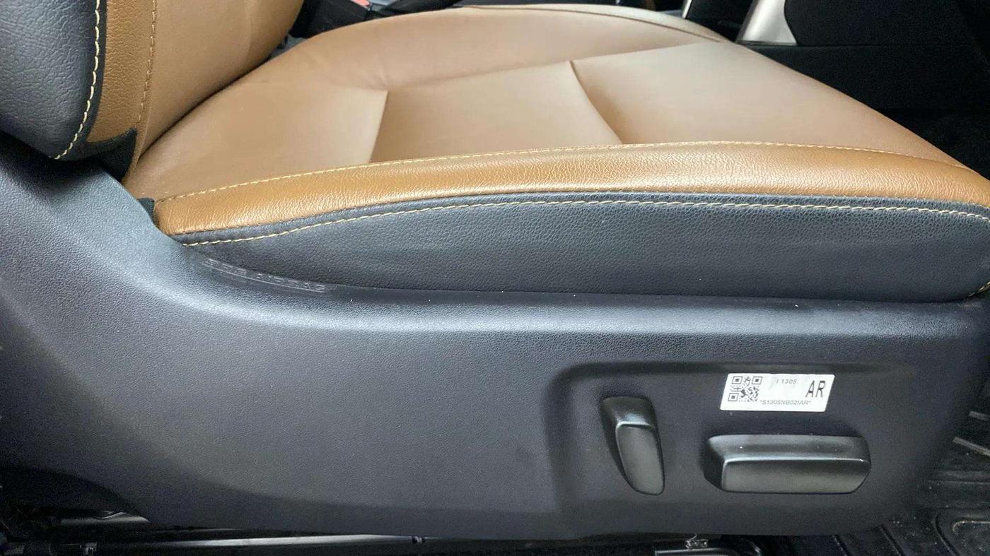 2022 Toyota Innova Crysta 2.7 ZX AT 7 STR, Petrol, Automatic, 16,009 km, Driver Side Adjustment Panel