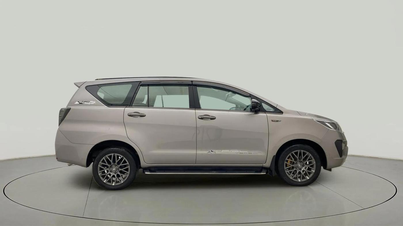 2022 Toyota Innova Crysta 2.7 ZX AT 7 STR, Petrol, Automatic, 16,009 km, Right Side View