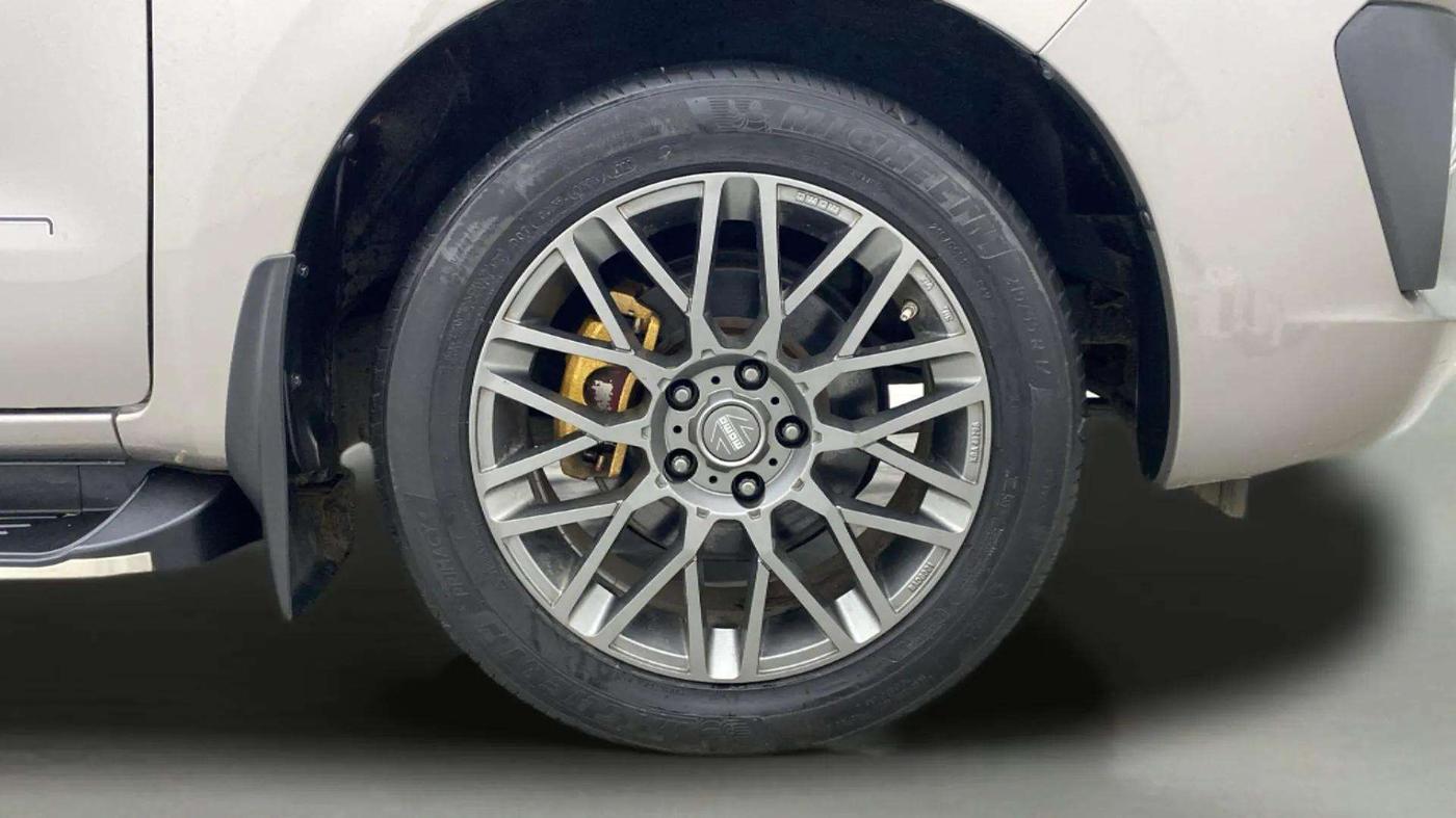 2022 Toyota Innova Crysta 2.7 ZX AT 7 STR, Petrol, Automatic, 16,009 km, Right Front Wheel
