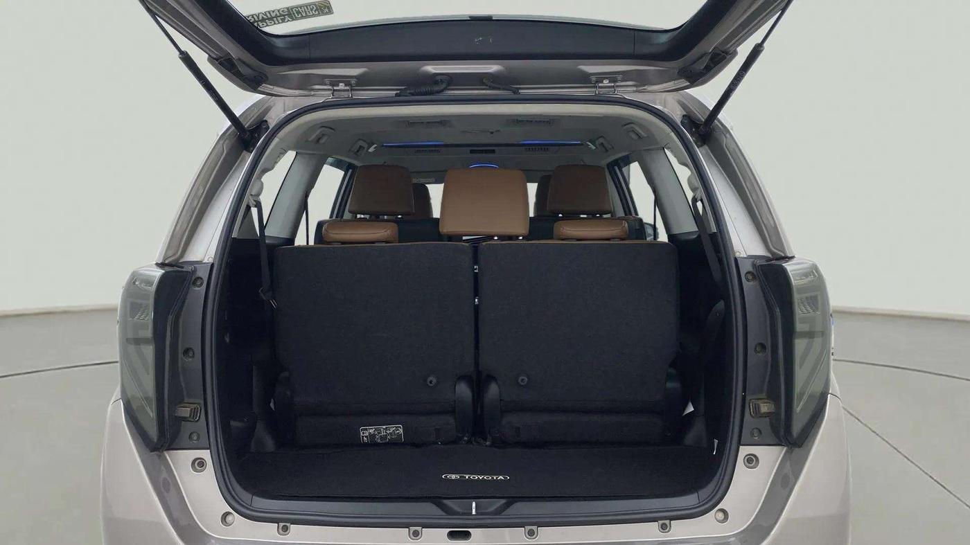 2022 Toyota Innova Crysta 2.7 ZX AT 7 STR, Petrol, Automatic, 16,009 km, Boot Inside