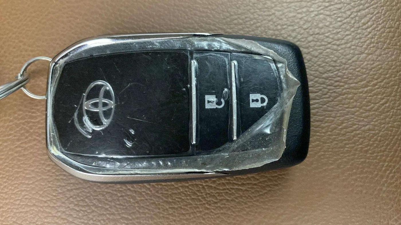 2022 Toyota Innova Crysta 2.7 ZX AT 7 STR, Petrol, Automatic, 16,009 km, Key Close Up