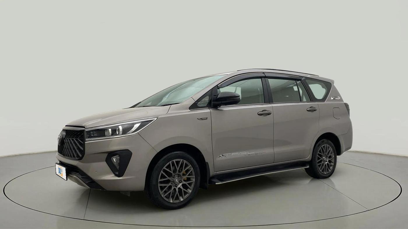 2022 Toyota Innova Crysta 2.7 ZX AT 7 STR, Petrol, Automatic, 16,009 km, Left Front Diagonal