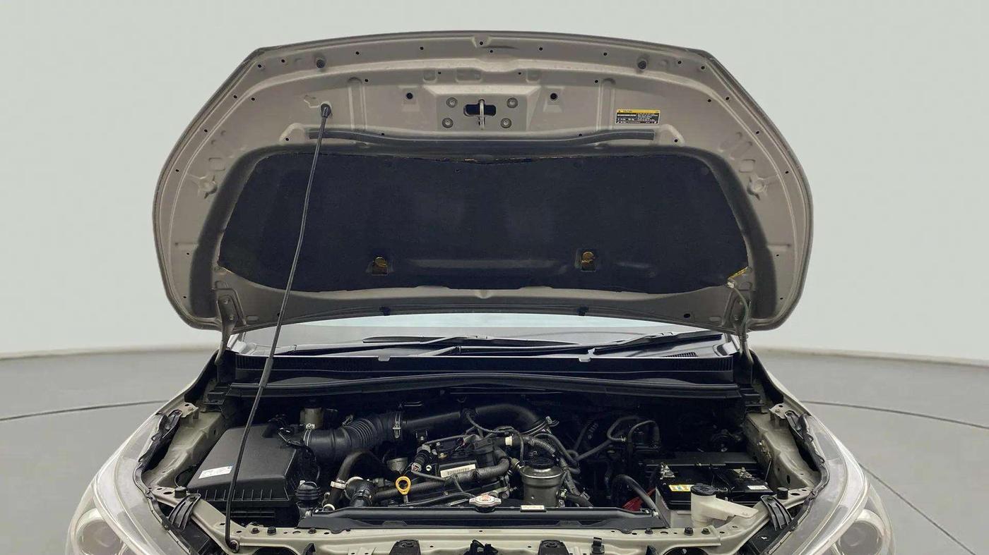2022 Toyota Innova Crysta 2.7 ZX AT 7 STR, Petrol, Automatic, 16,009 km, Open Bonet