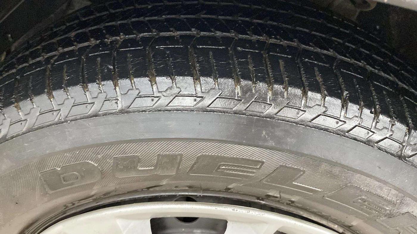 2020 Mahindra XUV500 W7, Diesel, Manual, 57,903 km, Right Front Tyre Tread