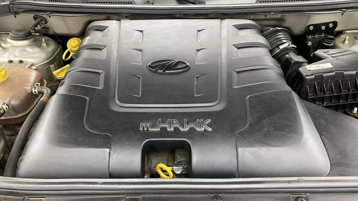 2020 Mahindra XUV500 W7, Diesel, Manual, 57,903 km, Engine View