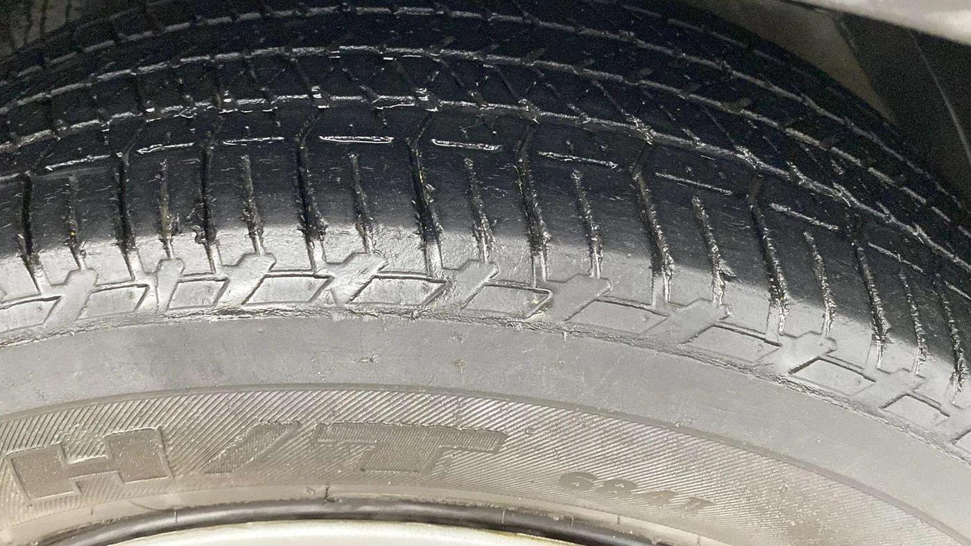 2020 Mahindra XUV500 W7, Diesel, Manual, 57,903 km, Left Rear Tyre Tread