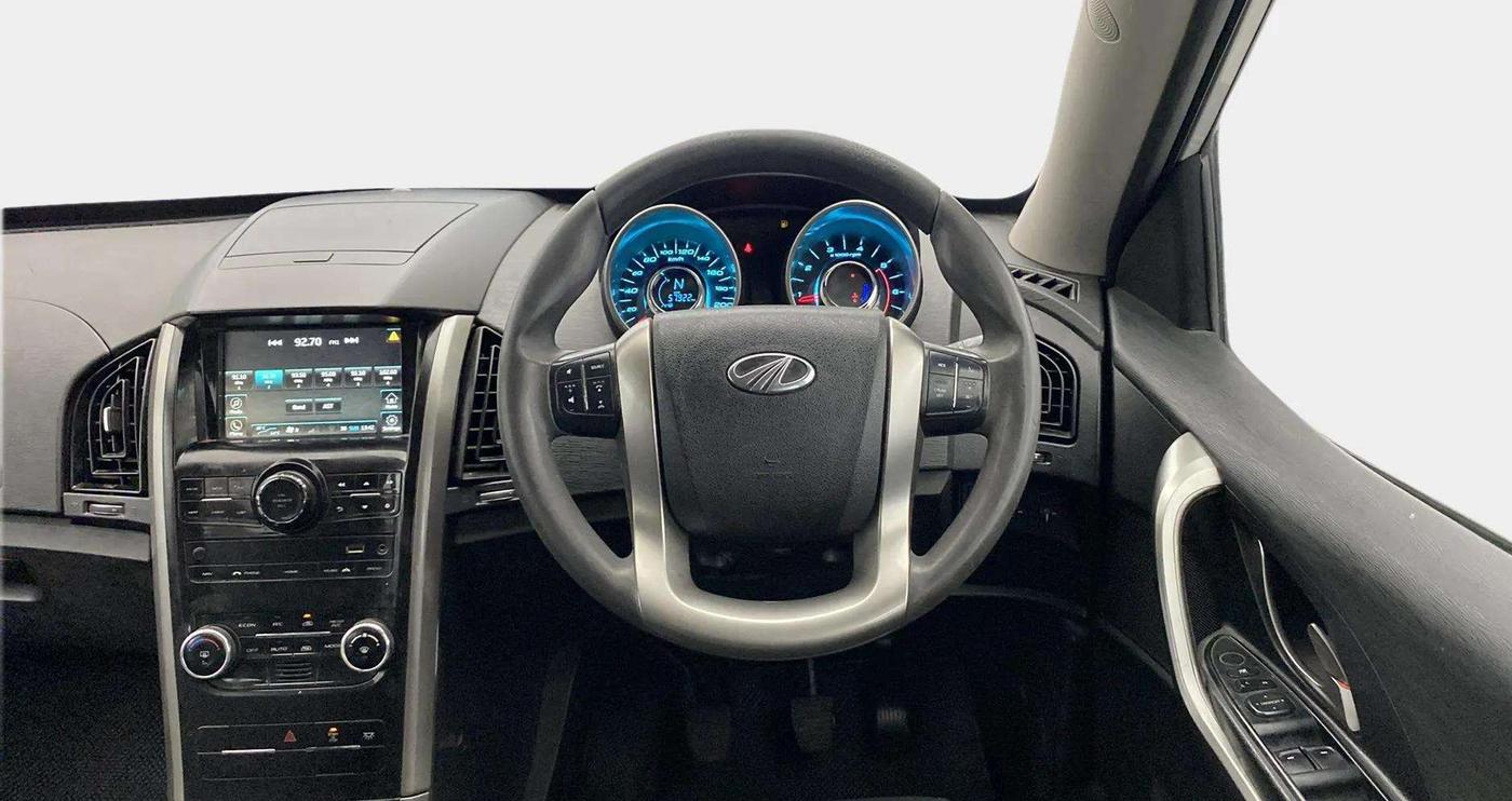 2020 Mahindra XUV500 W7, Diesel, Manual, 57,903 km, Steering Wheel Close Up