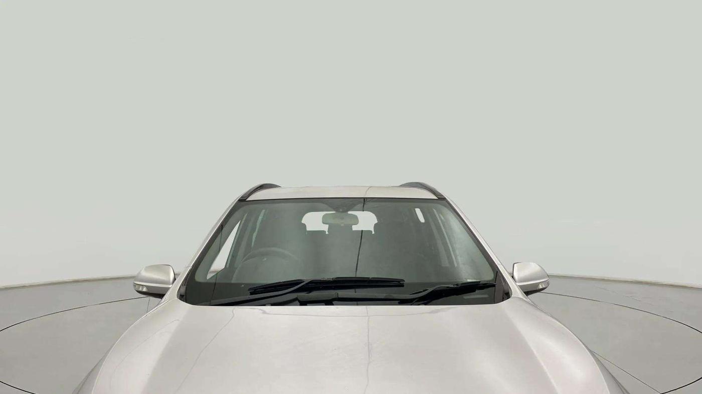 2020 Mahindra XUV500 W7, Diesel, Manual, 57,903 km, Front Windshield