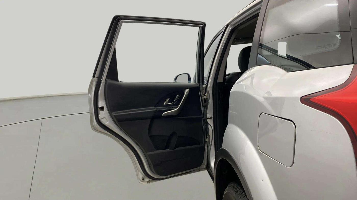 2020 Mahindra XUV500 W7, Diesel, Manual, 57,903 km, LHS Rear Door