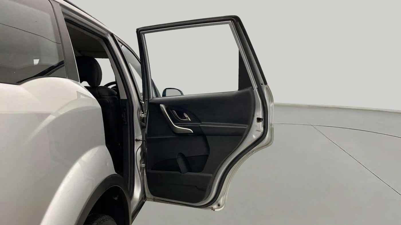 2020 Mahindra XUV500 W7, Diesel, Manual, 57,903 km, RHS Rear Door