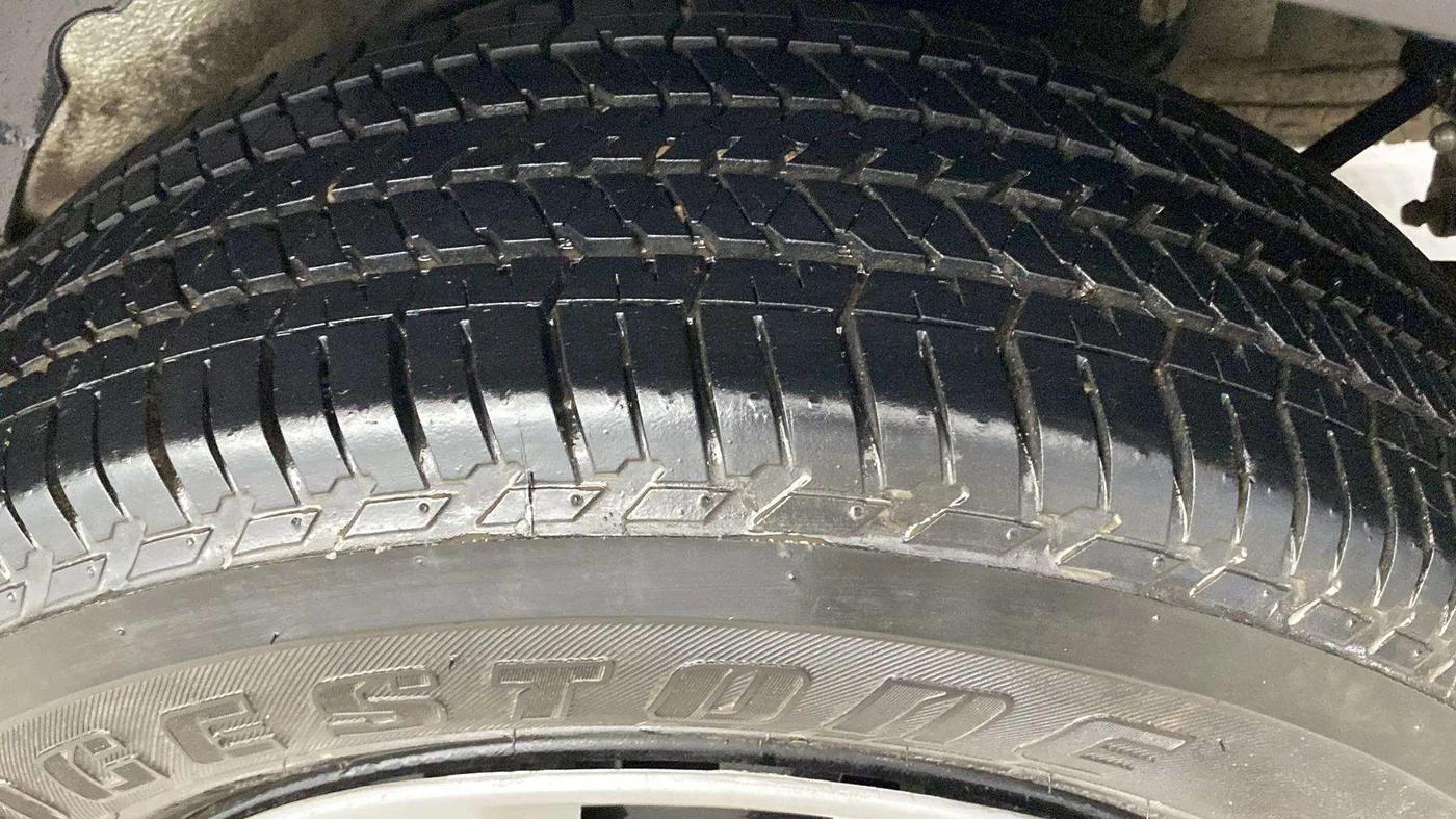 2020 Mahindra XUV500 W7, Diesel, Manual, 57,903 km, Left Front Tyre Tread